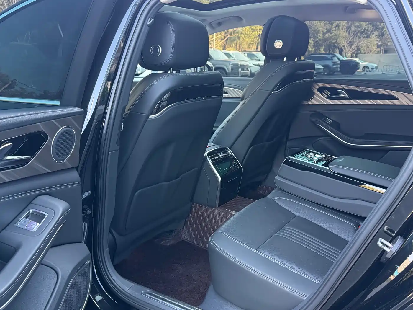 Hongqi H9 2020 2.0T Smart Connection Qi Xiang Edition фото 13
