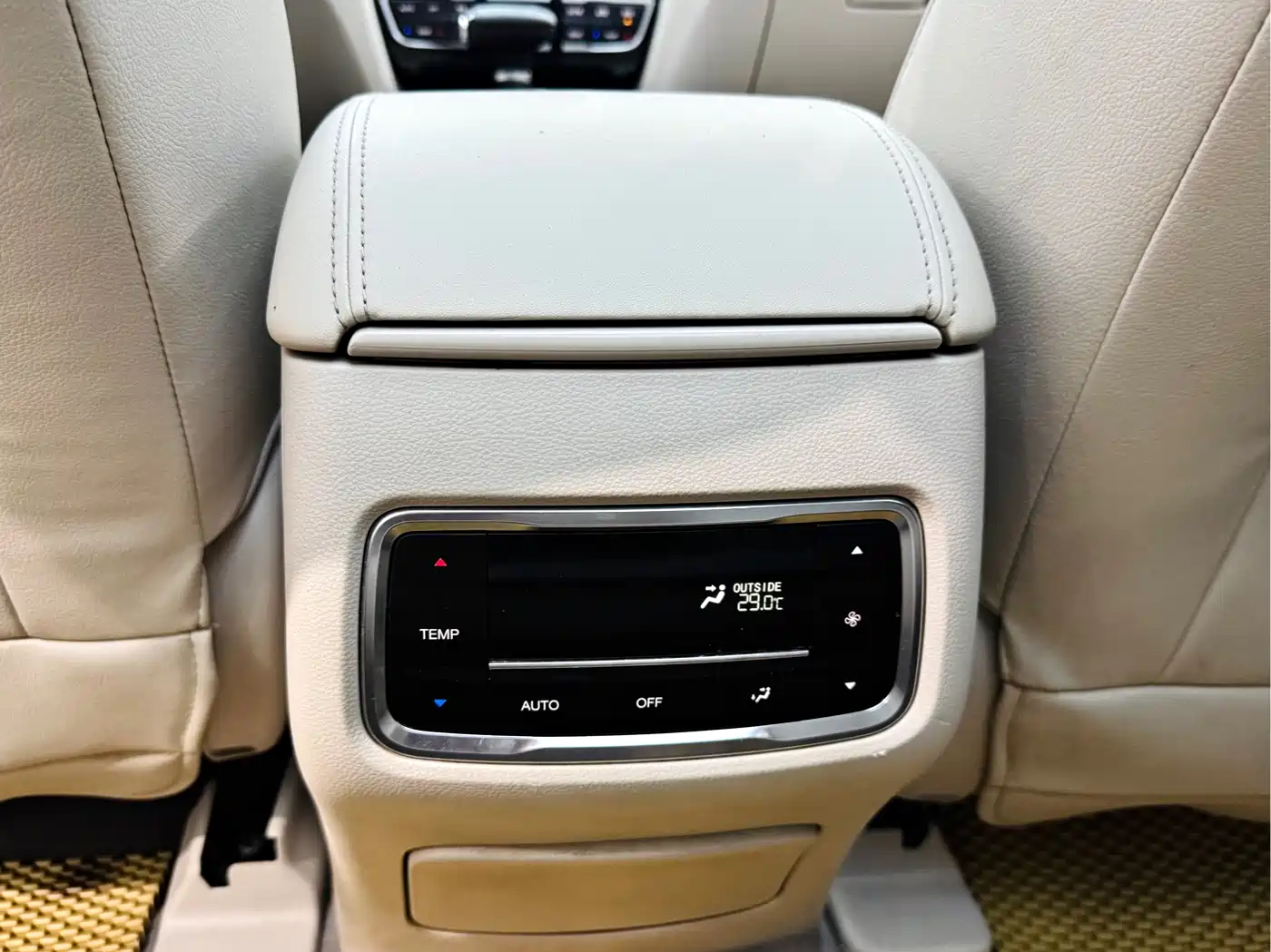 GAC Trumpchi Trumpchi GS8 2017 320T 2WD Luxury Smart Connect (7-seater) фото 19