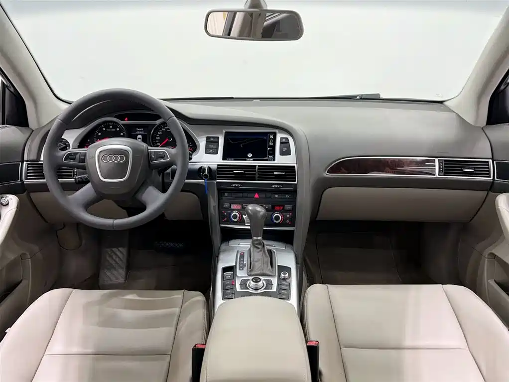Audi A6L 2011 2.0 TFSI Automatic Comfort фото 13