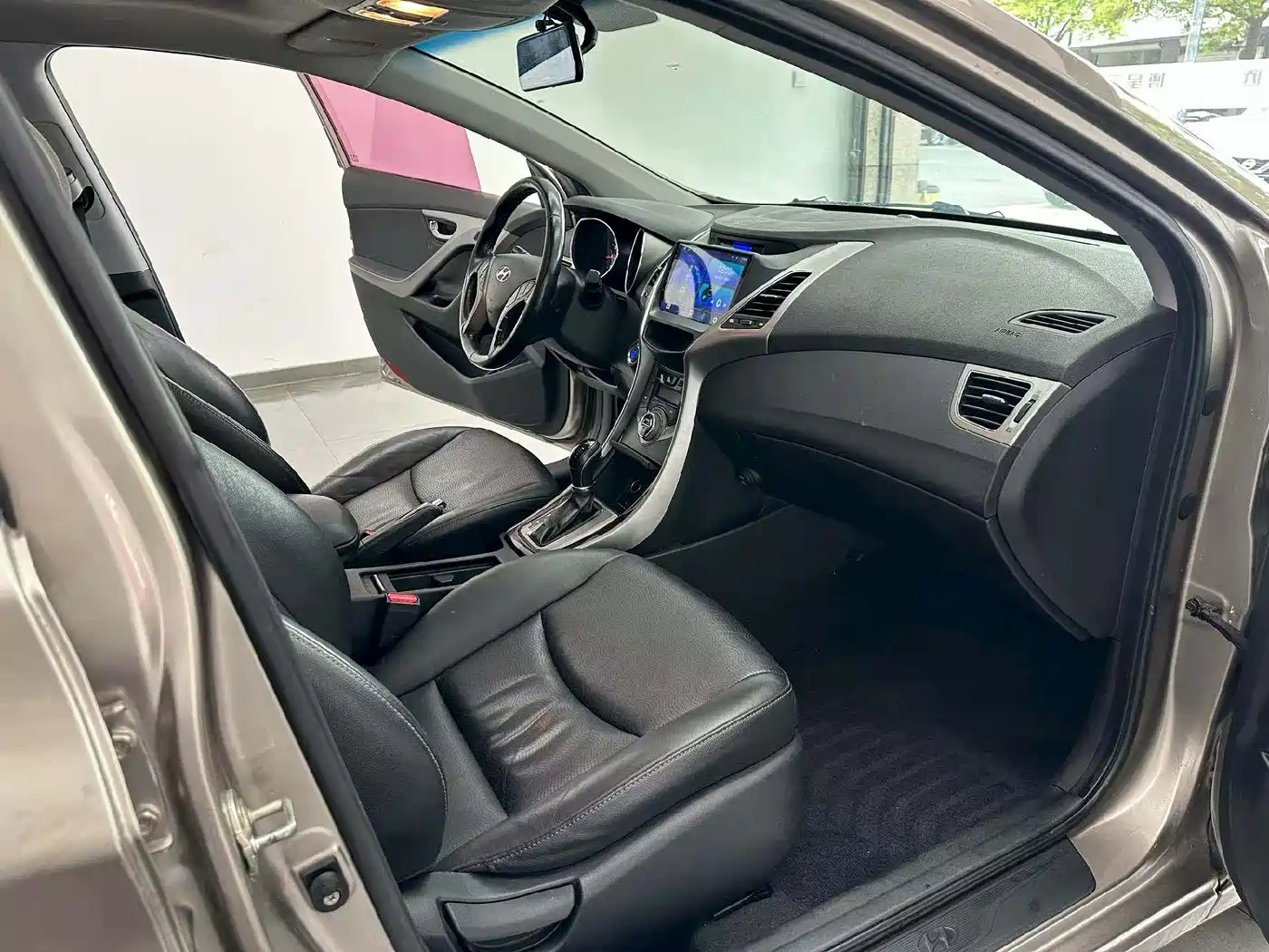 Hyundai Langdong 2012 1.6L Automatic Leading фото 4