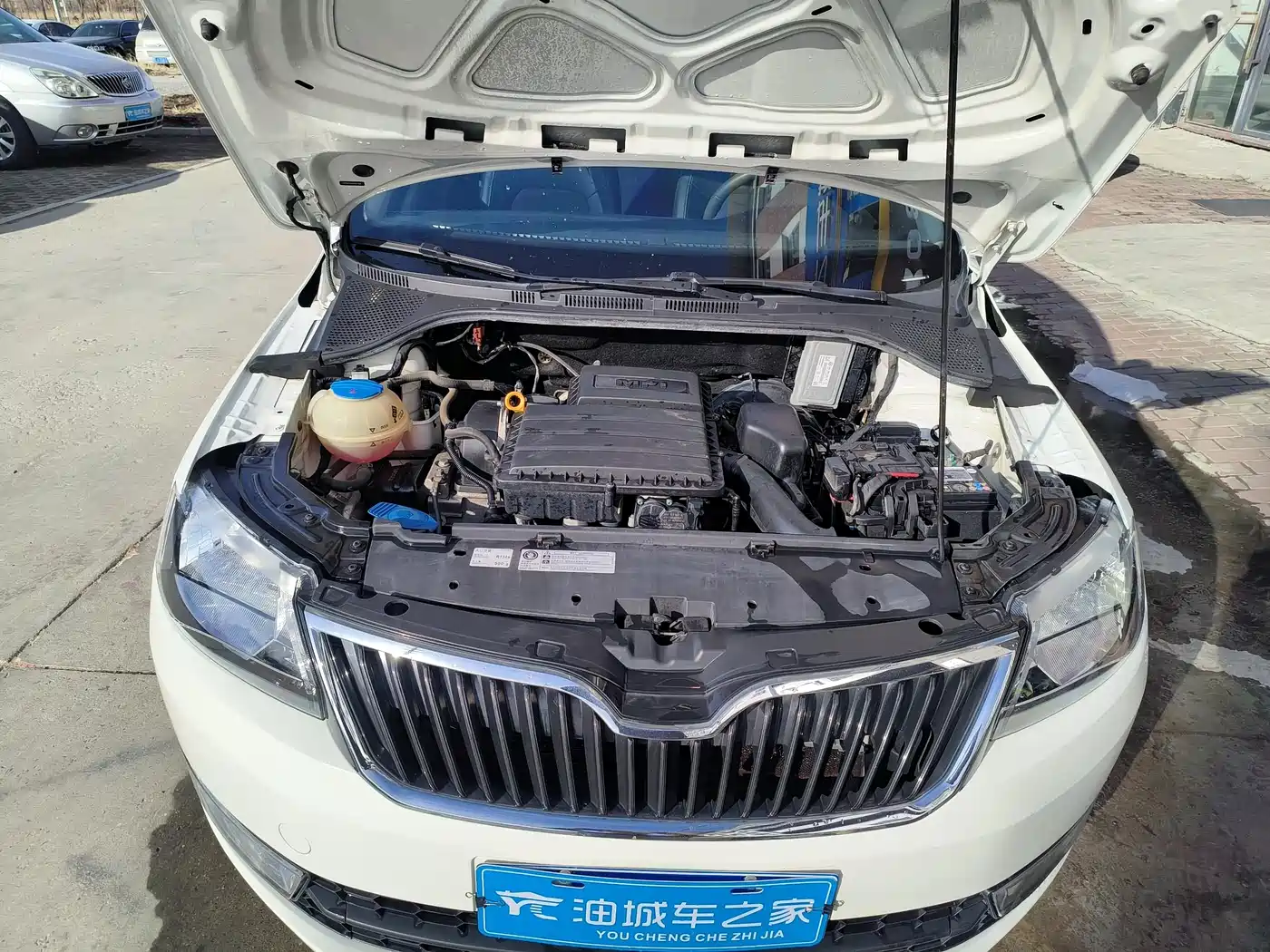 Škoda Skoda Rapid Spaceback 2016 Facelift 1.6L Automatic Innovation Edition фото 19