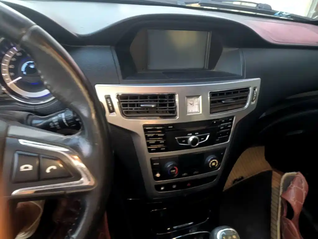 Foday Lanfu 2015 2015 1.9T Diesel 2WD Luxury 7-Seater