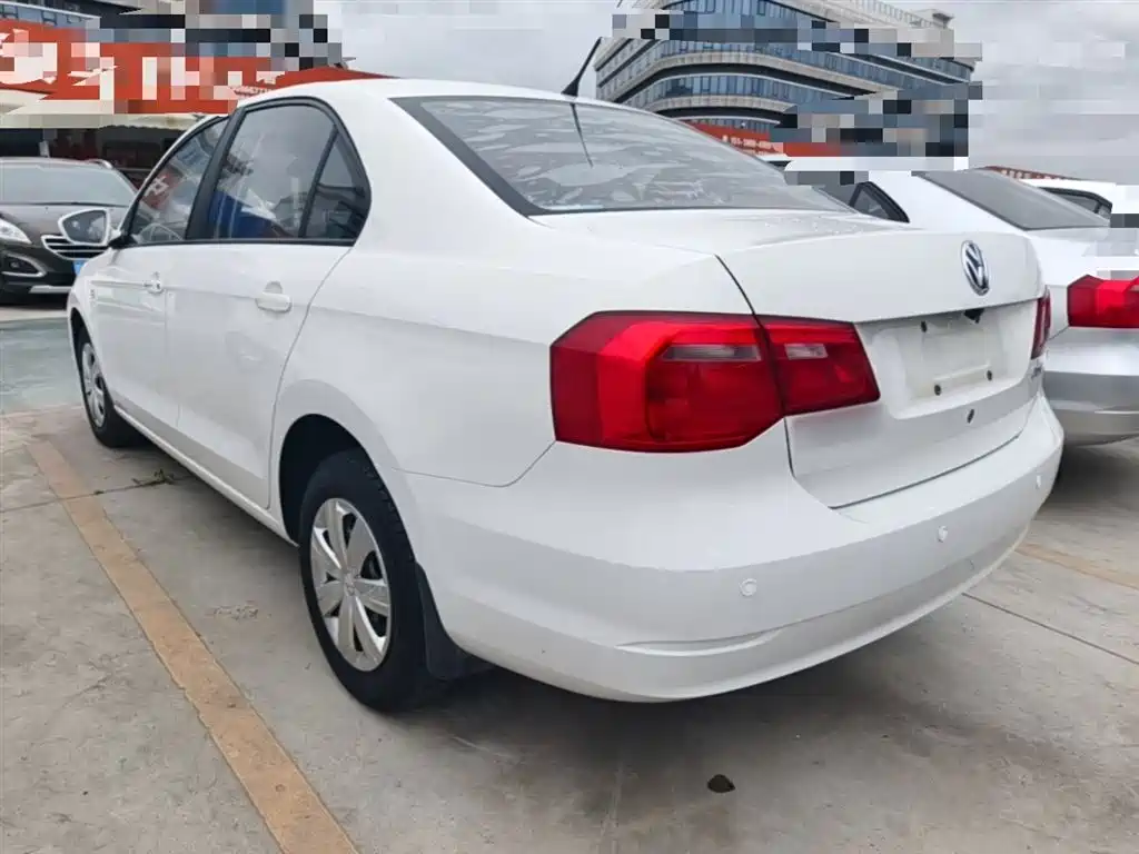 Volkswagen Jetta 2013 1.6L Automatic Fashion фото 5