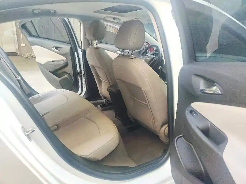 Chevrolet Cruze 2015 1.4T DCG Luxury Edition фото 9
