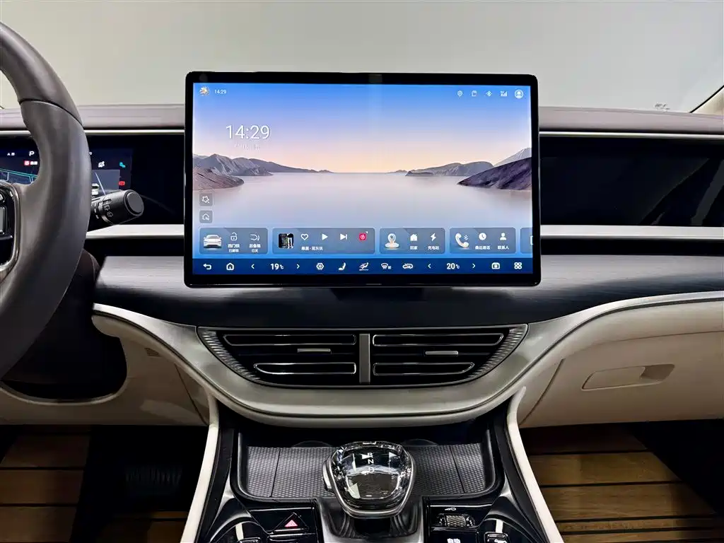 Denza D9 2024 DM-i 980 AWD Prestige фото 29