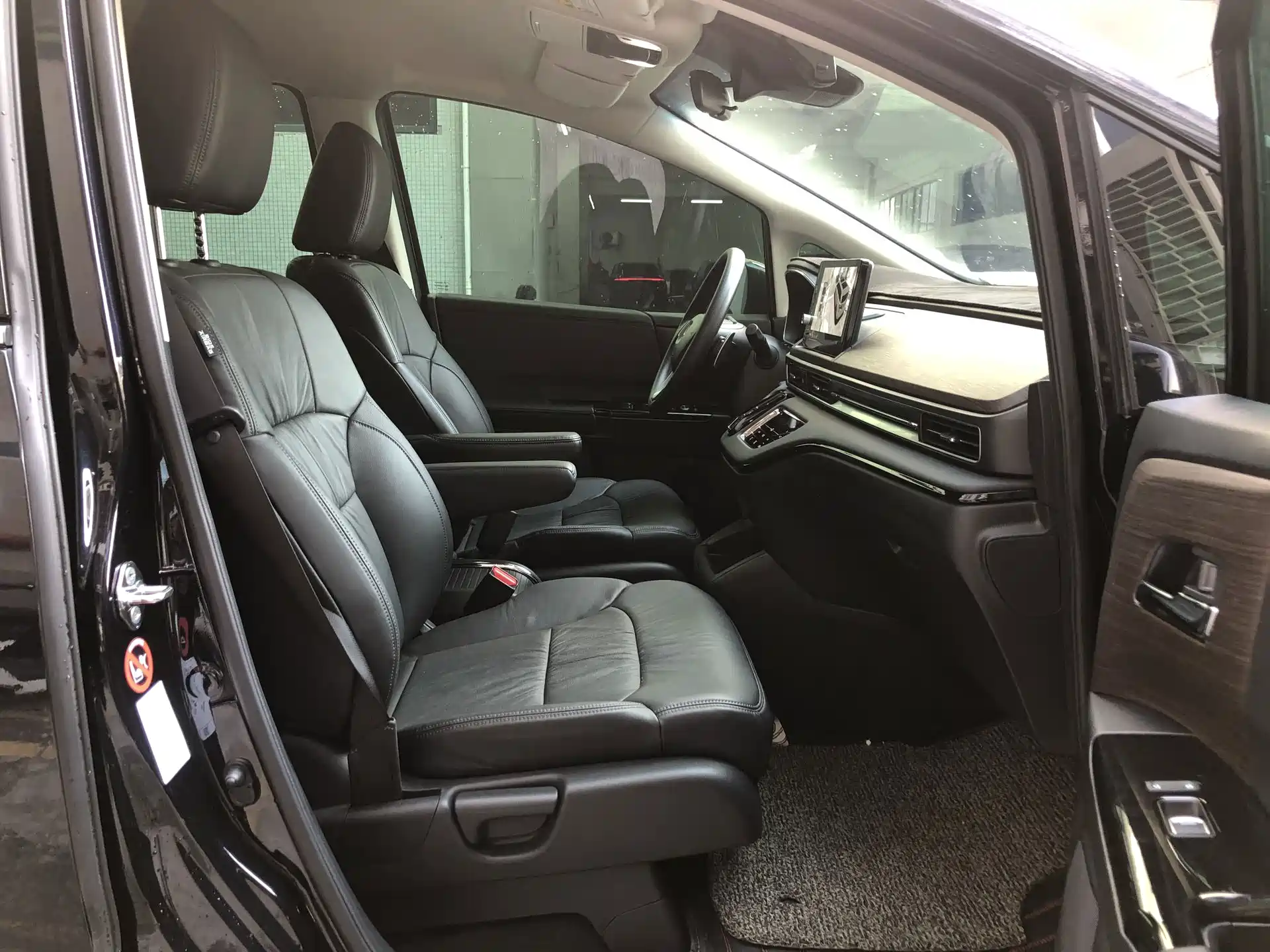 Photo 16 - Honda Odyssey