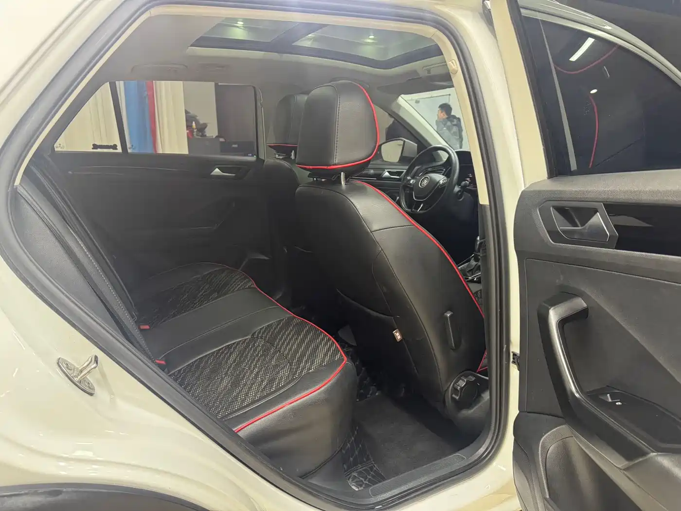 VOLKSWAGEN T ROC EXPLORING SONGS