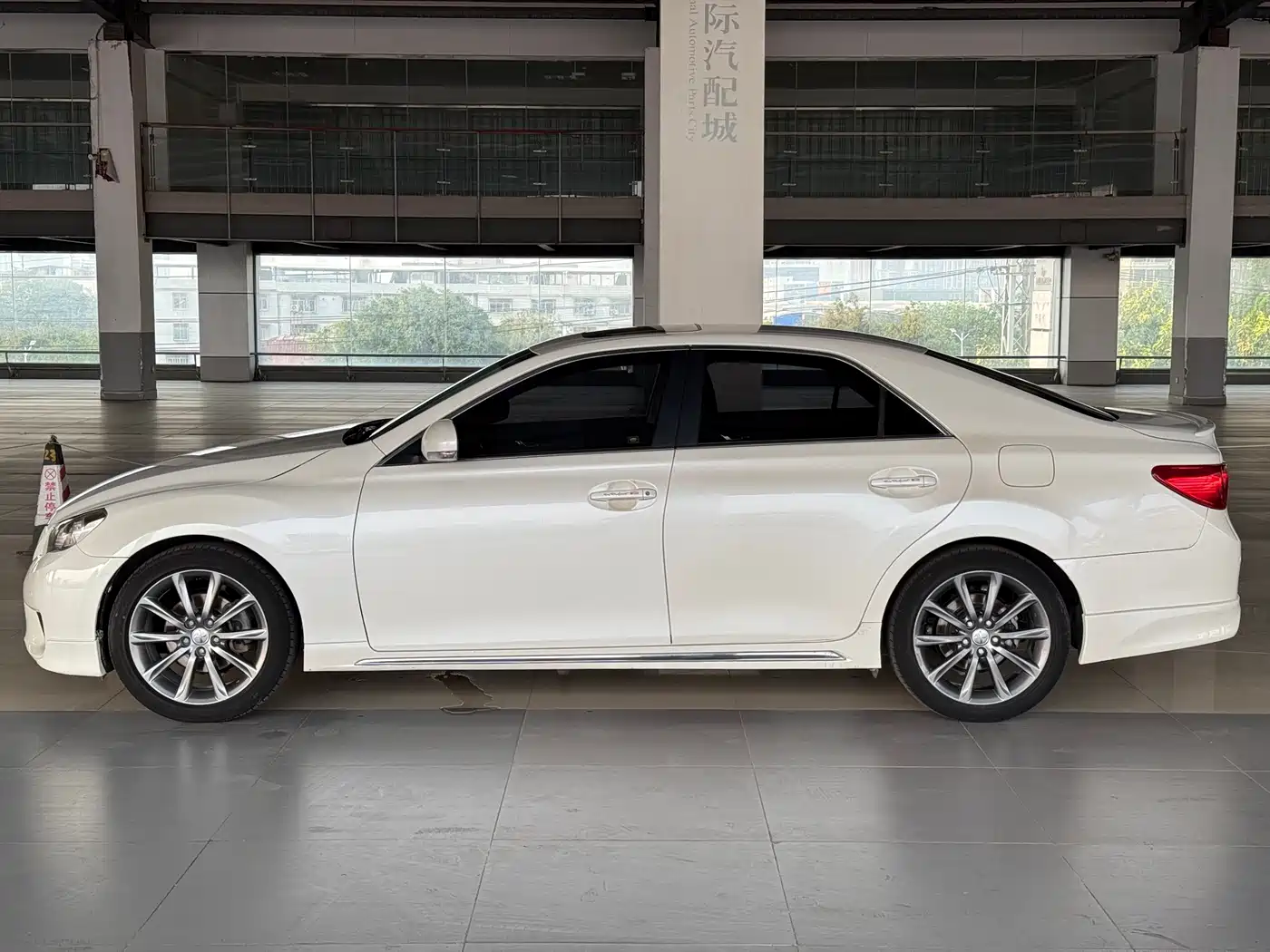 Toyota Reiz 2012 2.5V Grace Elite Styling Edition фото 3