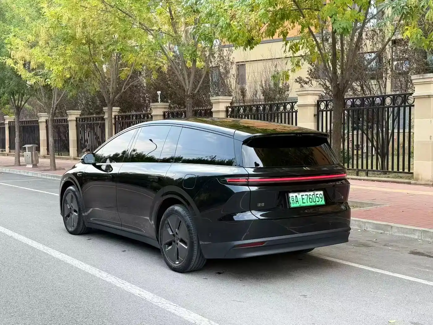Li Auto Li i8 2025 2025 Standard Edition