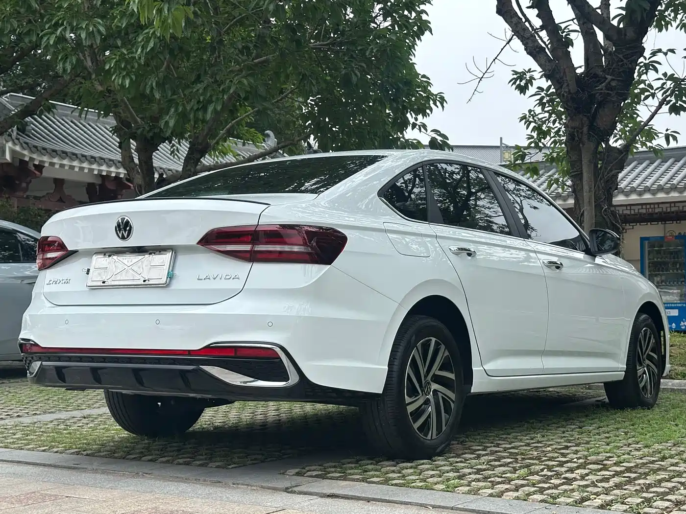 Volkswagen Lavida 2024 Model 300TSI DSG Starlight Leading Edition фото 10