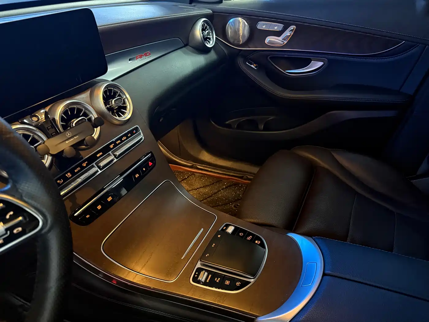 Mercedes-Benz GLC 2020 Facelift GLC 300 L 4MATIC Luxury фото 8