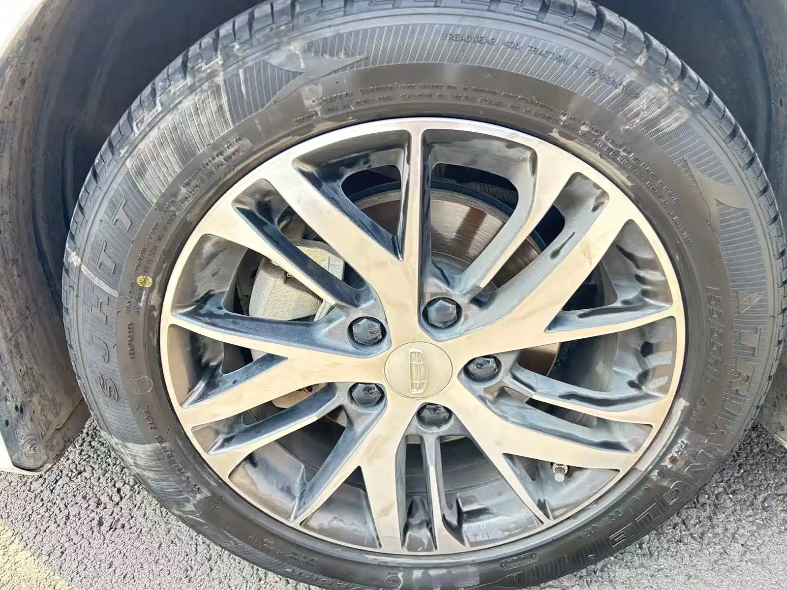 Фото 8 - Geely Emgrand