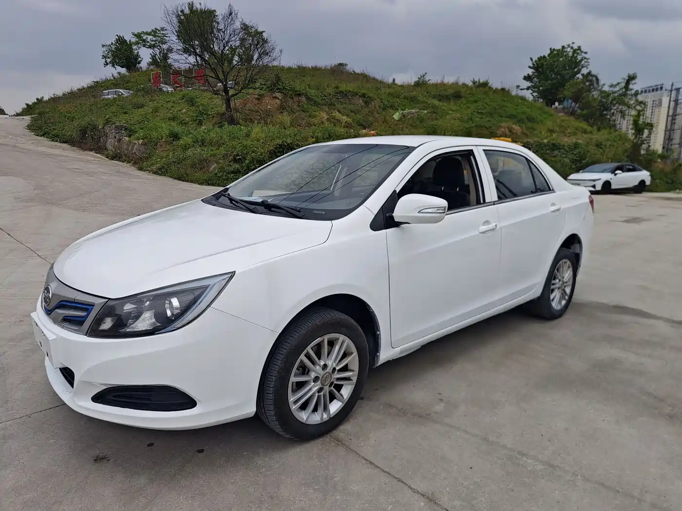 BYD e5 2018 450 Connected Enjoyment фото 2