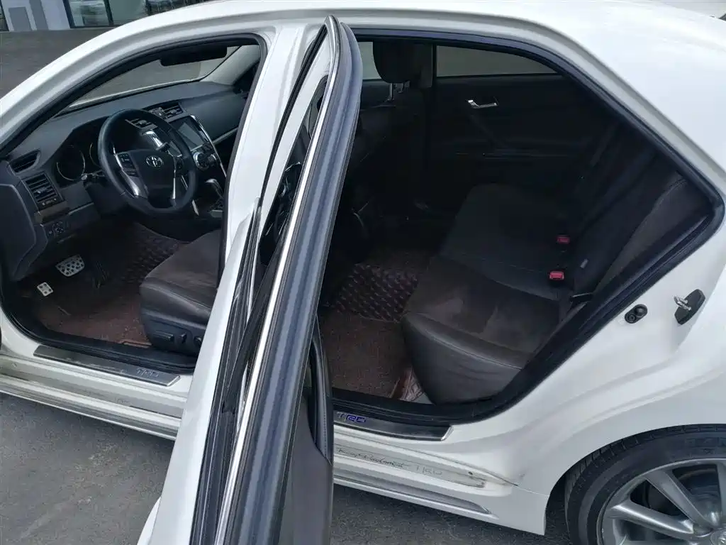 Toyota Reiz 2013 2.5V Premium Edition фото 13