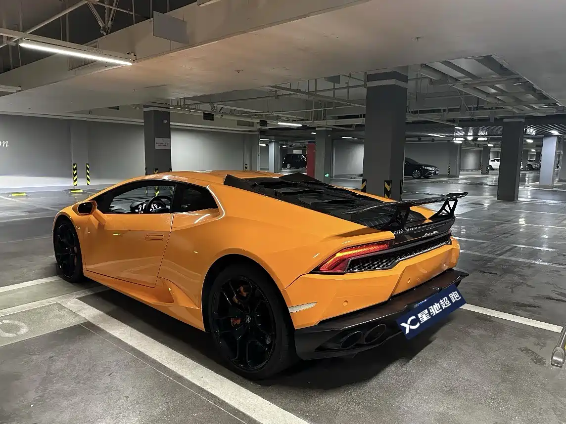 LAMBORGHINI HURACÁN