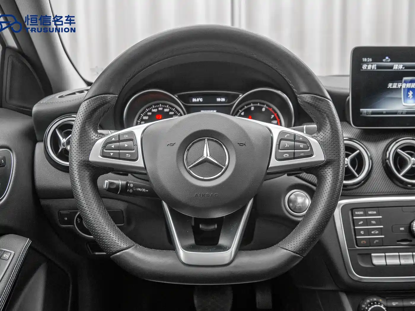 Mercedes-Benz GLA 2018 GLA 200 Fashion фото 17