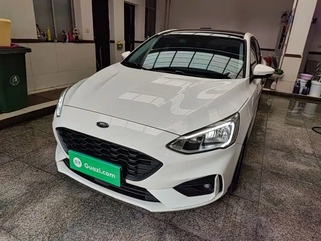 Ford Focus 2020 Sedan EcoBoost 180 Automatic Sharp Trend Type