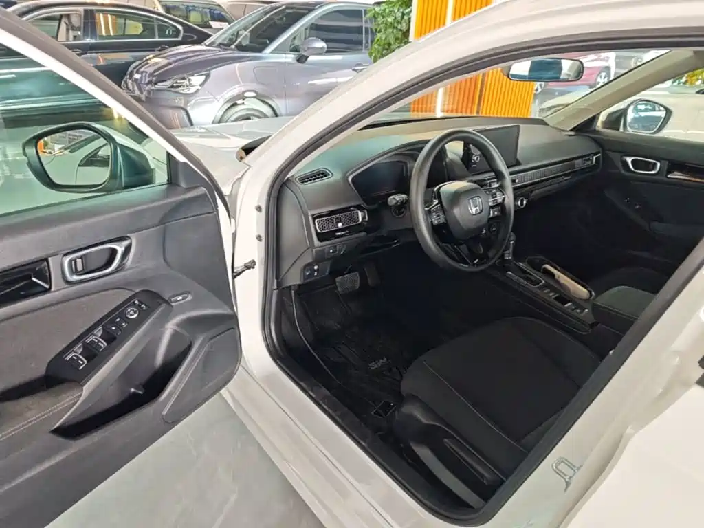 Фото 16 - Honda Civic