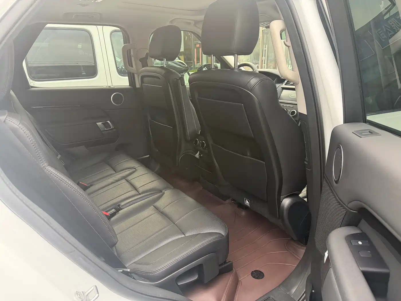 Фото 12 - Land Rover Discovery