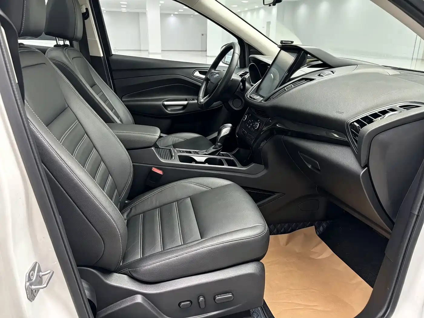 Ford Kuga 2020 2019 EcoBoost 180 FWD Luxury Edition China V