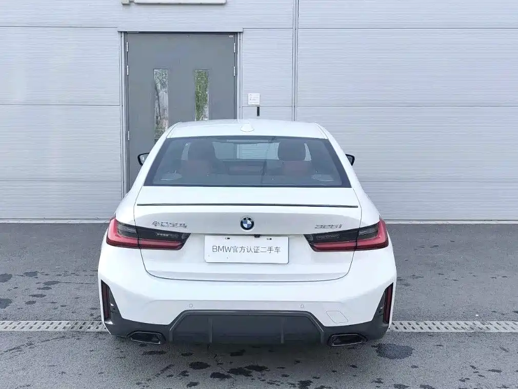 BMW 3 Series 2024 325i M Sport Shadowline Package фото 8