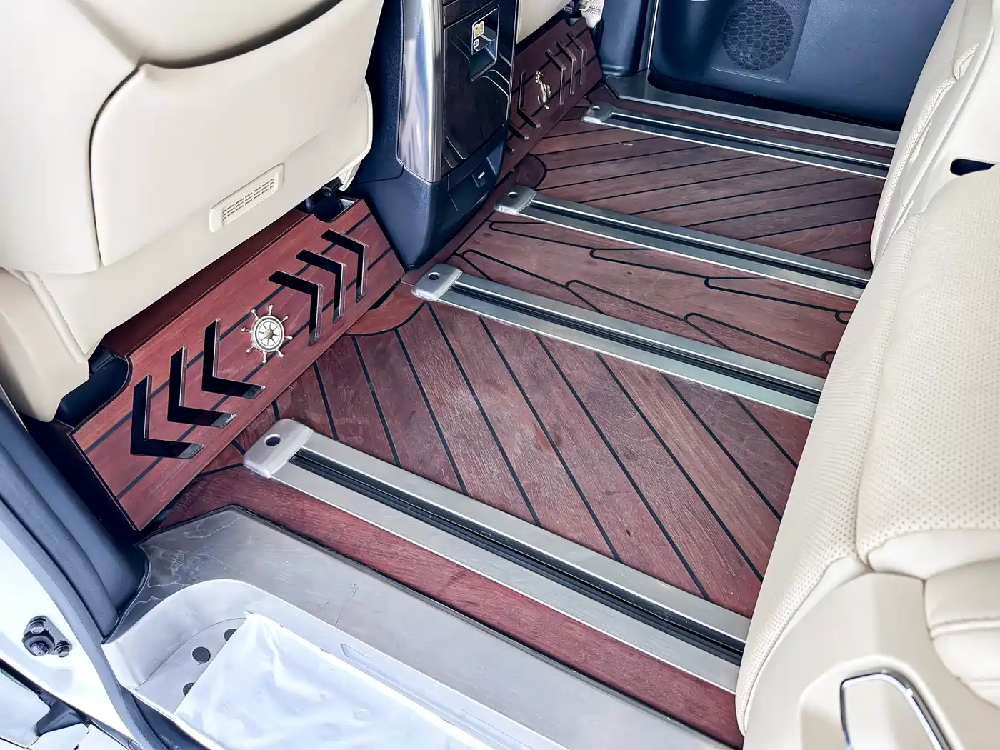 Toyota Vellfire 2020 Twin Engine 2.5L HV Premium Edition фото 8