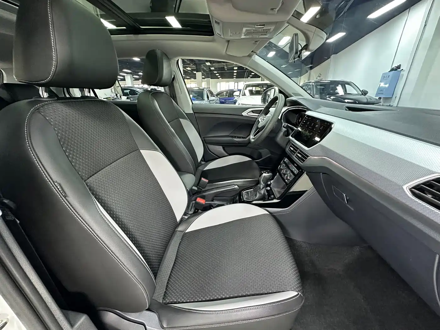 Volkswagen Tacqua 2023 2021 1.5L Automatic Smart Connect Edition