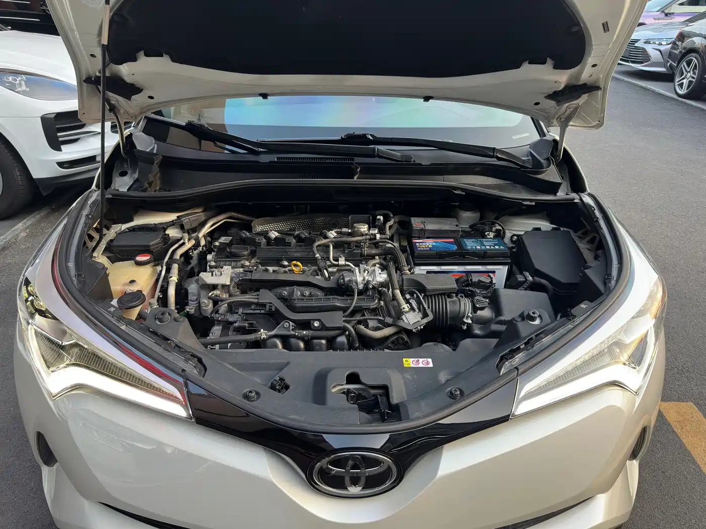 Toyota C-HR 2019 2018 2.0L Luxury Edition China V