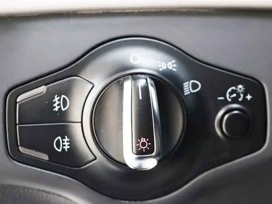 Audi A4L 2013 35 TFSI Automatic Standard фото 11