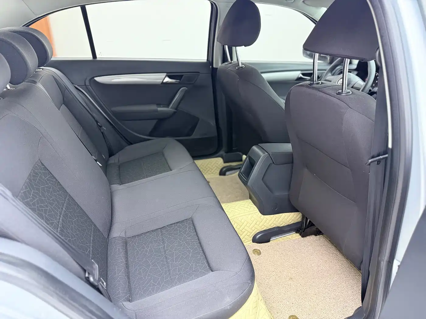 Volkswagen Lavida 2013 1.6L Automatic Trend Edition фото 14