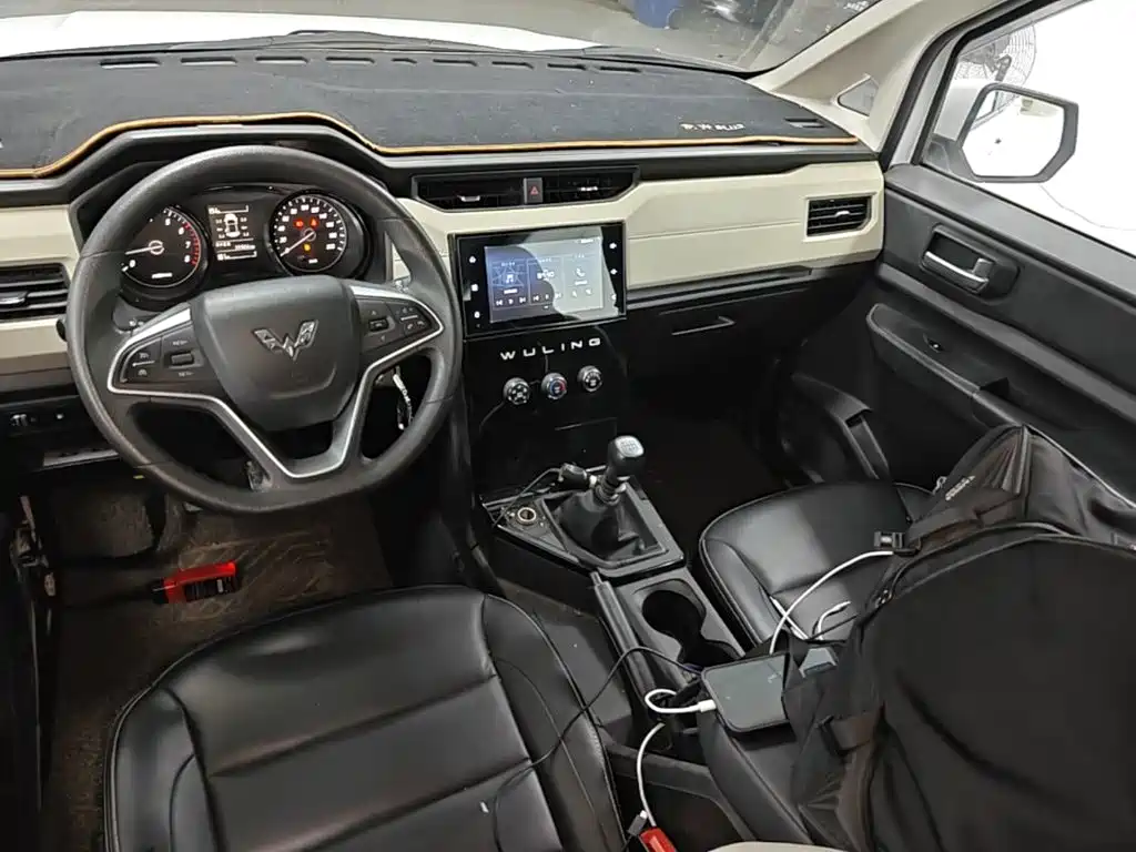 Wuling Motors Wuling Hongguang PLUS 2020 2019 1.5T Manual Luxury 7-seater