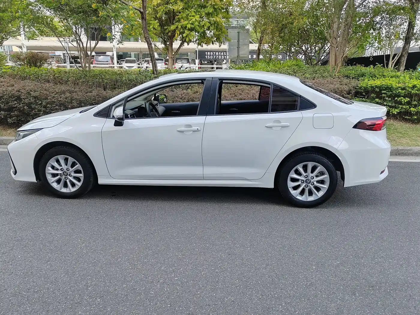 Toyota Corolla 2019 1.2T S-CVT GL-i Luxury Edition фото 4