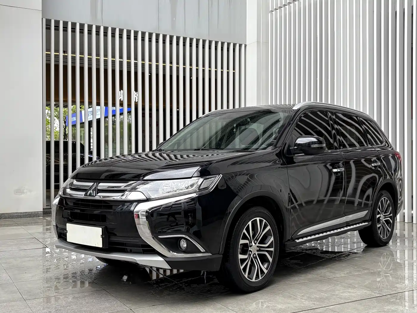 Mitsubishi Outlander, 2017 год