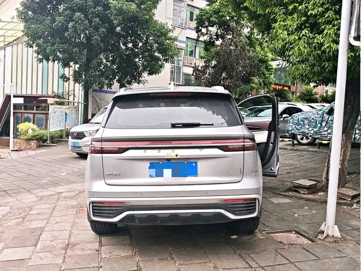 Фото 4 - Geely Monjaro