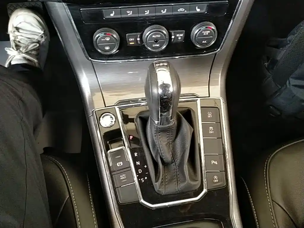 Volkswagen Passat 2017 330TSI DSG Prestige фото 14