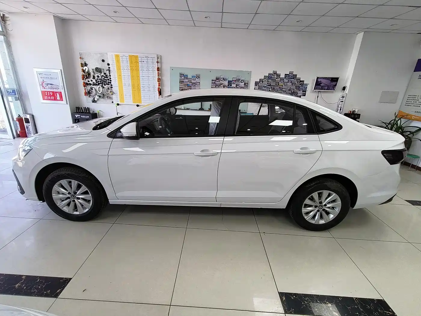 Volkswagen Lavida 2026 Model X-Ray 1.5L Premium Elegance Edition фото 7