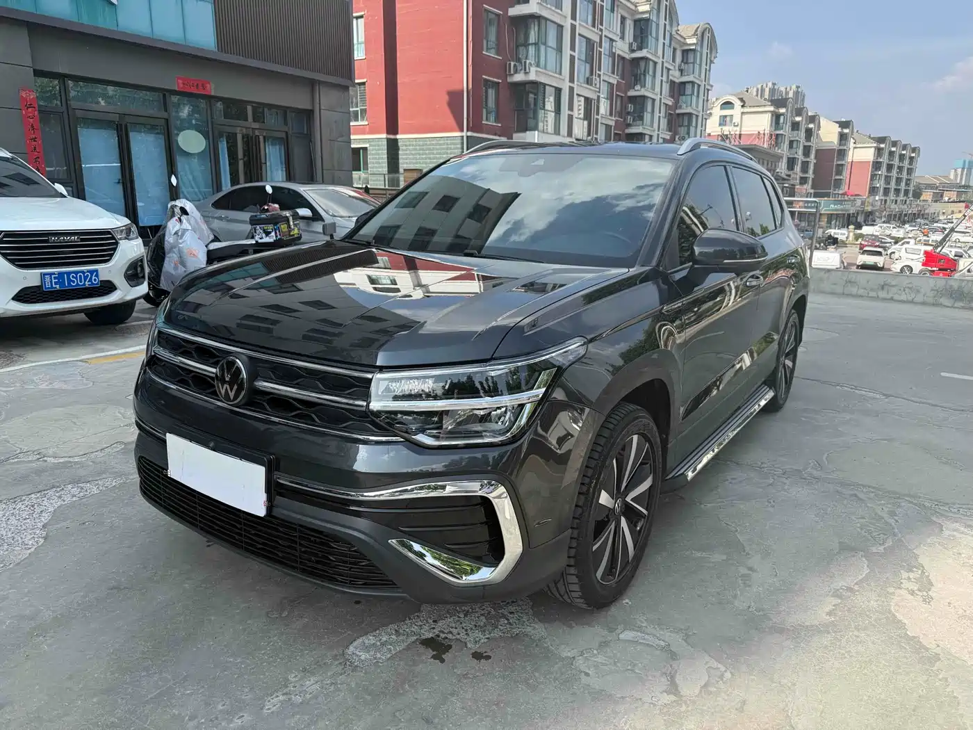 Volkswagen Tharu 2023 300TSI 2WD Bright Moon Edition