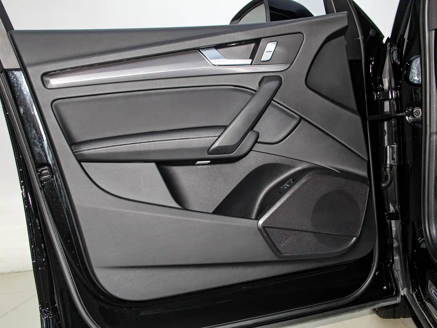 Audi Q5L 2024 Model 40 TFSI Luxury Dynamic фото 25
