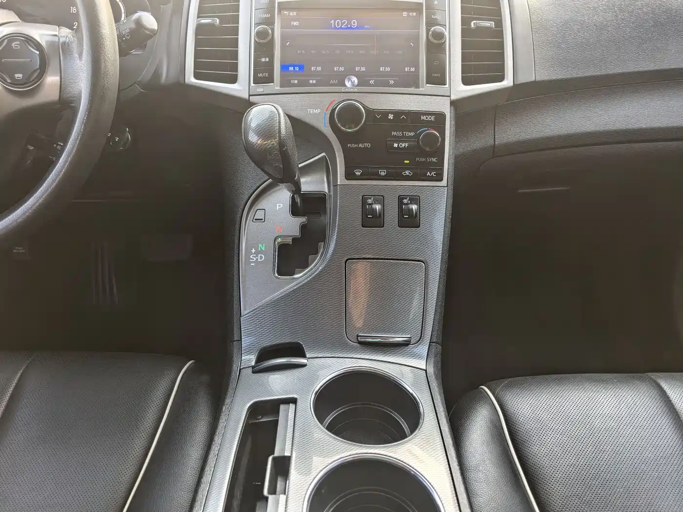 Toyota Venza (Import) 2013 2.7L 2WD Luxury Edition фото 12