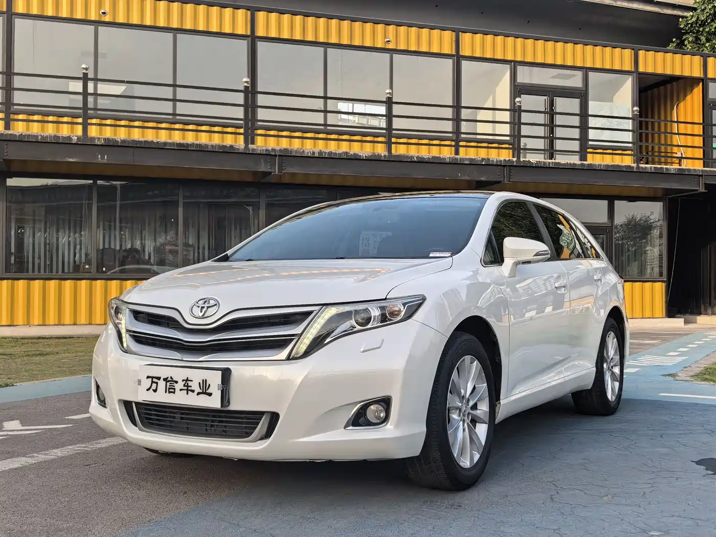 Toyota Venza (Import) 2013 2.7L 2WD Luxury Edition фото 3