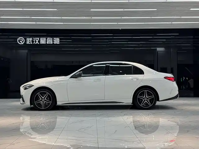 Mercedes-Benz C-Class 2026 C 260 L Night Edition Sport — фото 5