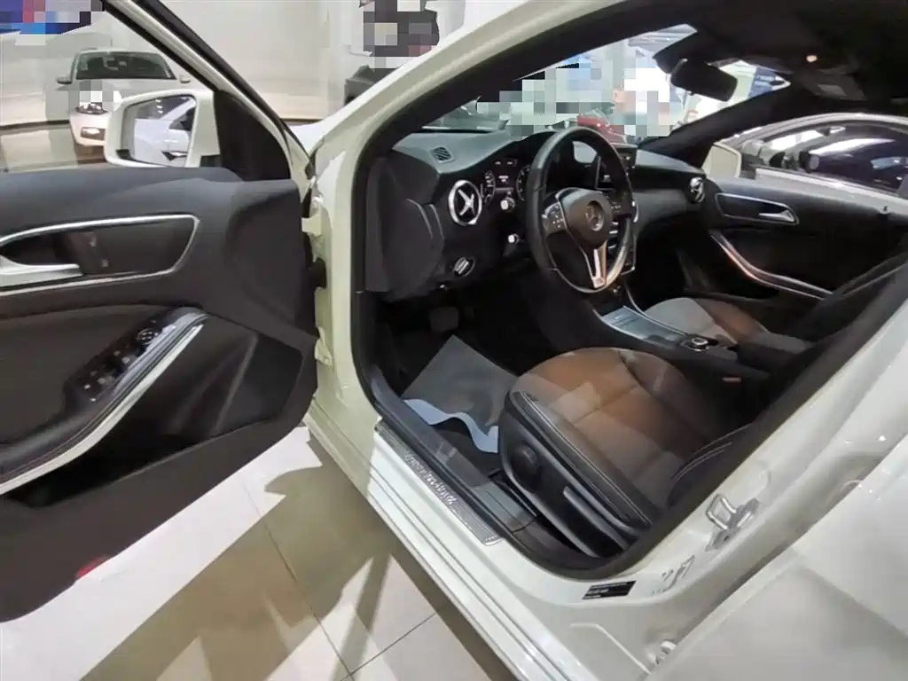 Mercedes-Benz A-Class (Import) 2015 A 180 фото 16