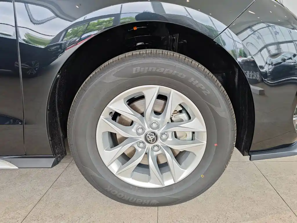 Фото 6 - Toyota Granvia