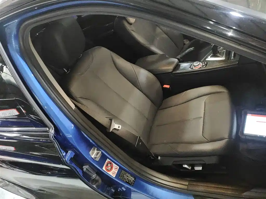BMW 3 Series 2017 320Li M Sport фото 17