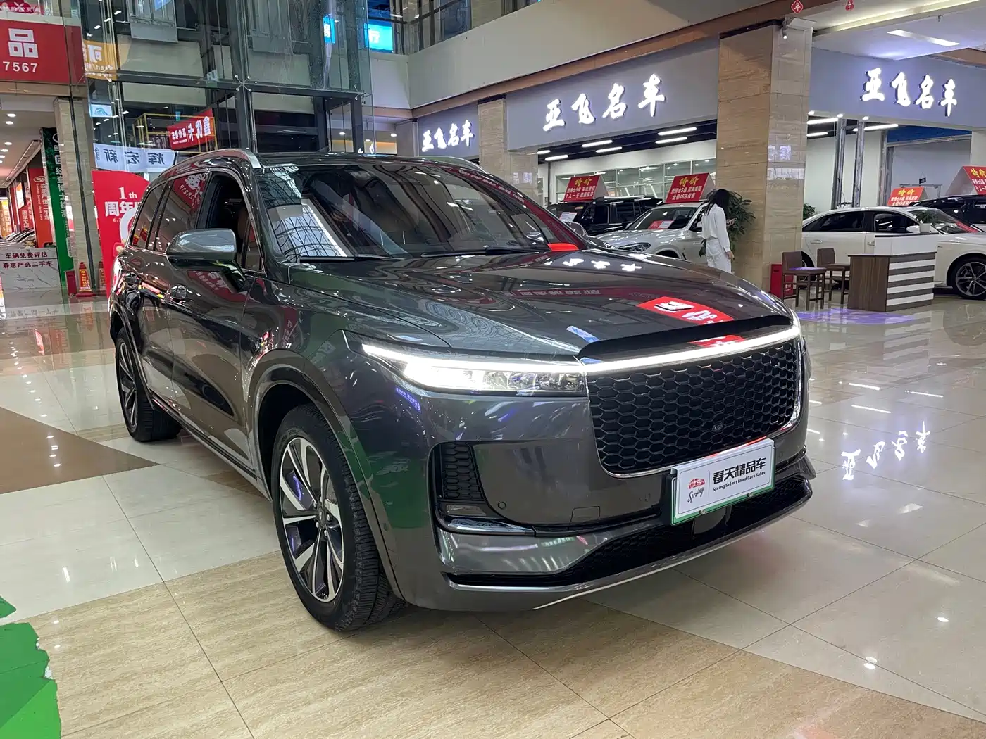 Фото 4 - Li Auto Li ONE