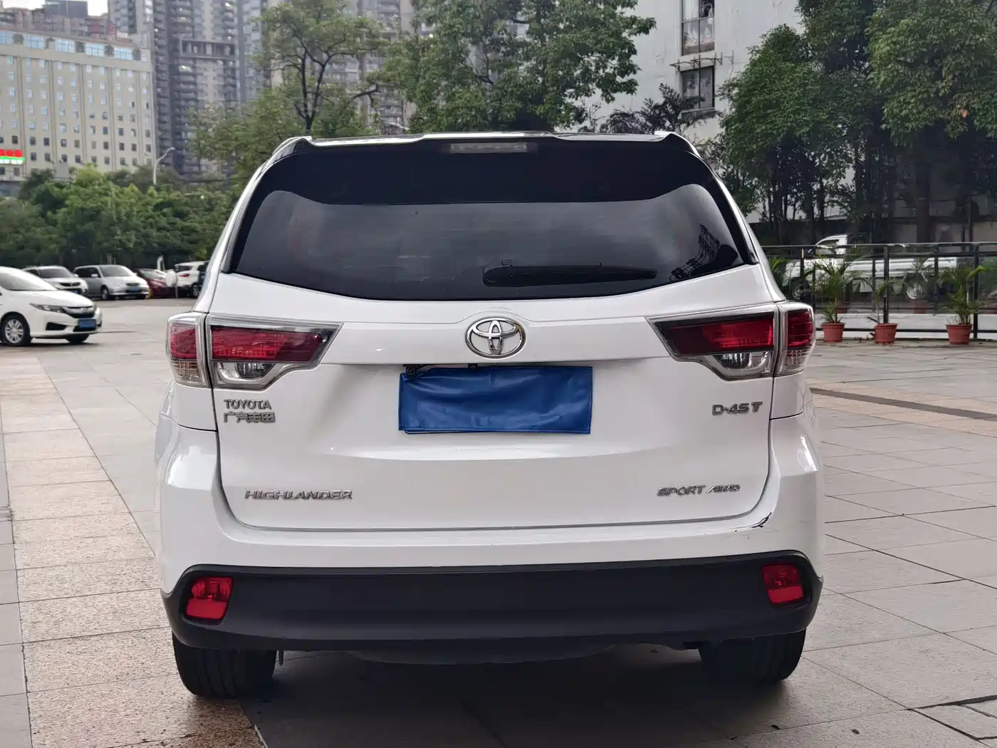 Photo 4 - Toyota Highlander