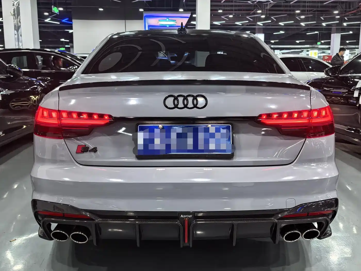 Фото 4 - Audi A4L