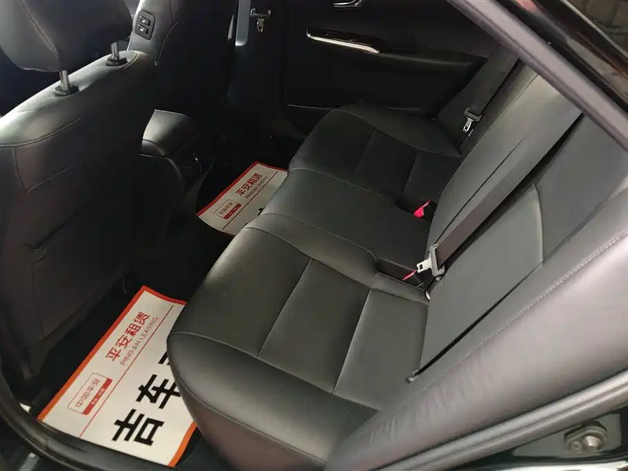 Toyota Camry 2016 2.0E 10th Anniversary Elite Edition фото 11