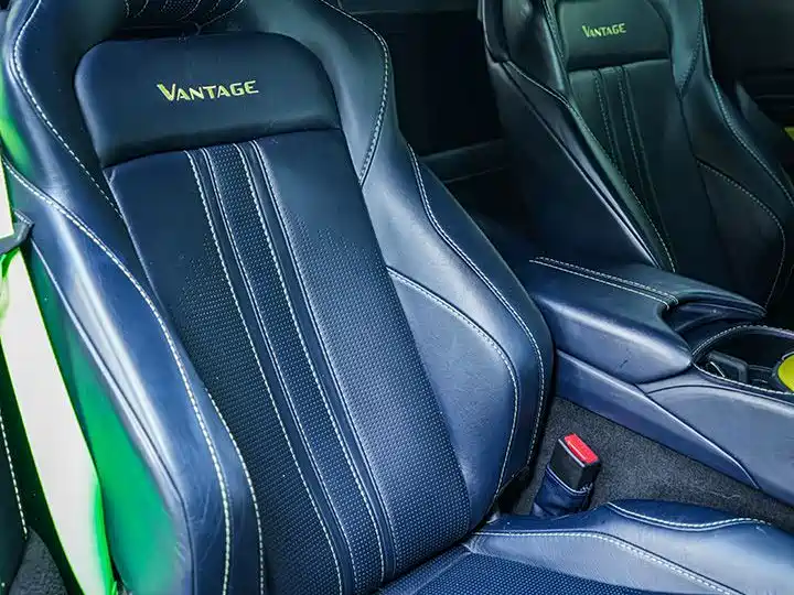 Aston Martin V8 Vantage 2021 2018 4.0T V8 Coupe