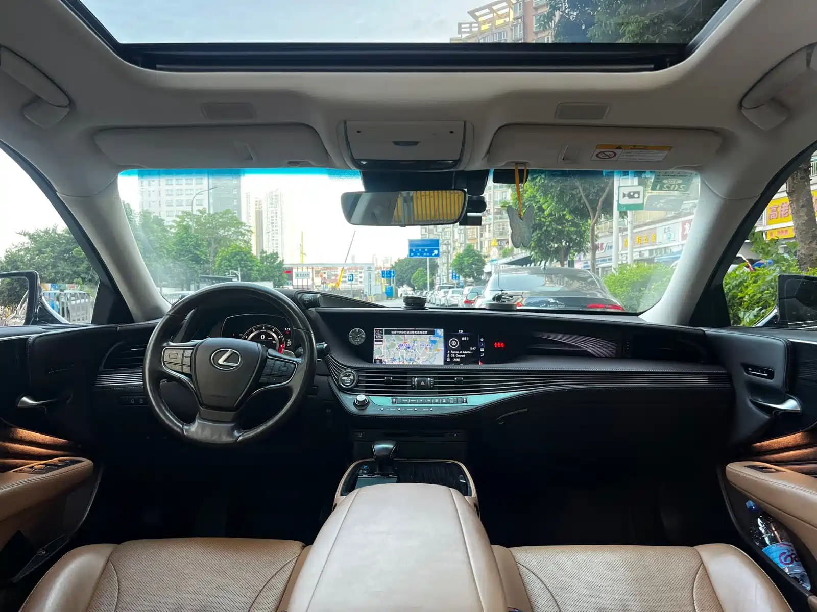 Фото 7 - Lexus LS